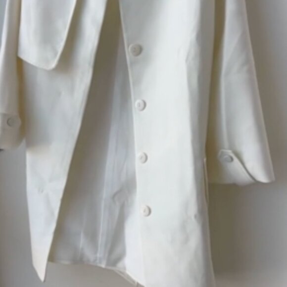 Bread n Butter White Coat - Timeless Elegance - Picture 4 of 7